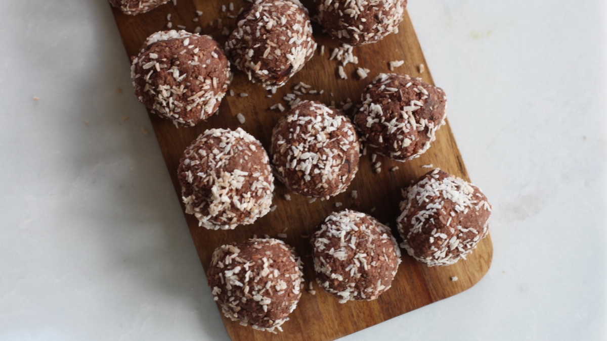 Paleo energy balls